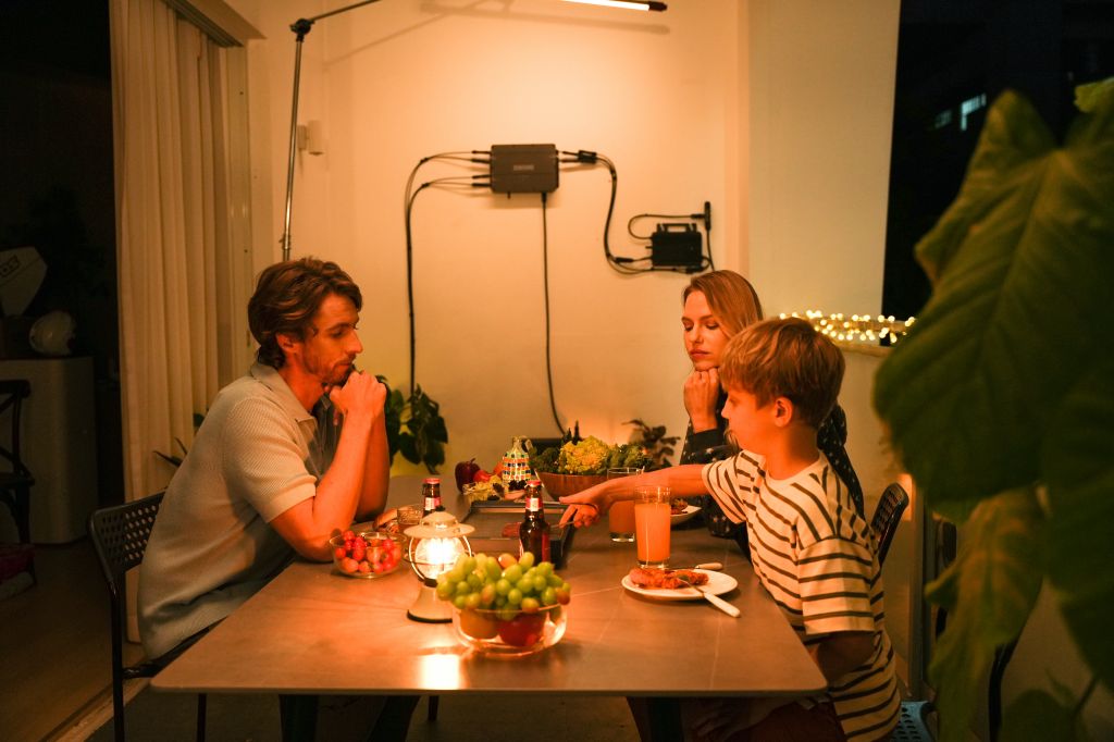 Die Zukunft des Wohnens: Solarfenster als nachhaltige Energiequelle und alles, was Sie über die Installation und Nutzung wissen müssen